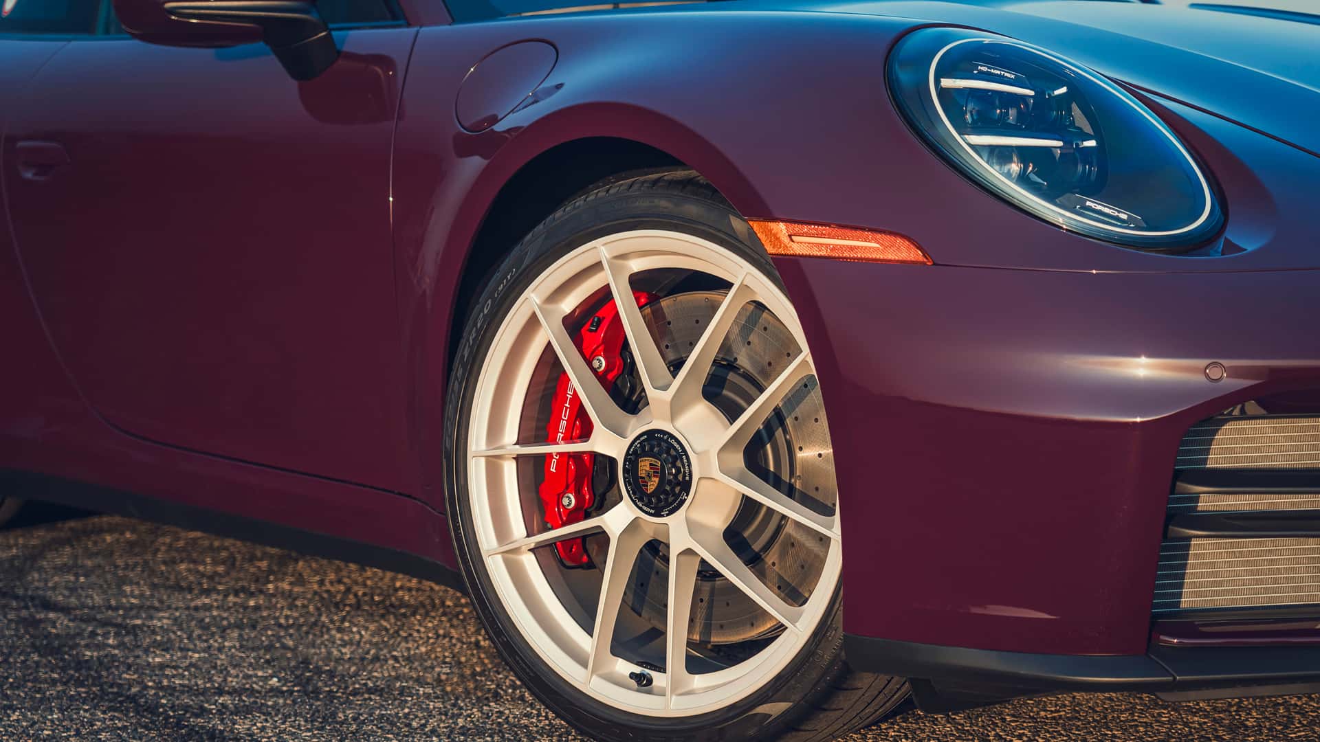 Фото деталей двигуна Porsche 911 Carrera S