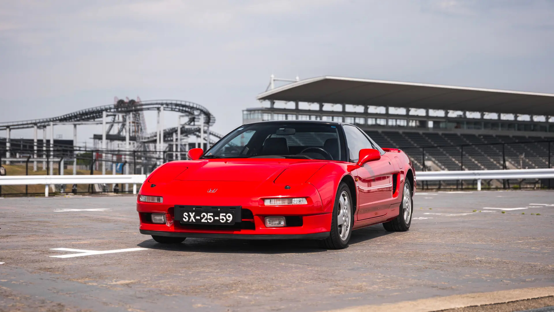 Вид на Honda NSX з переду