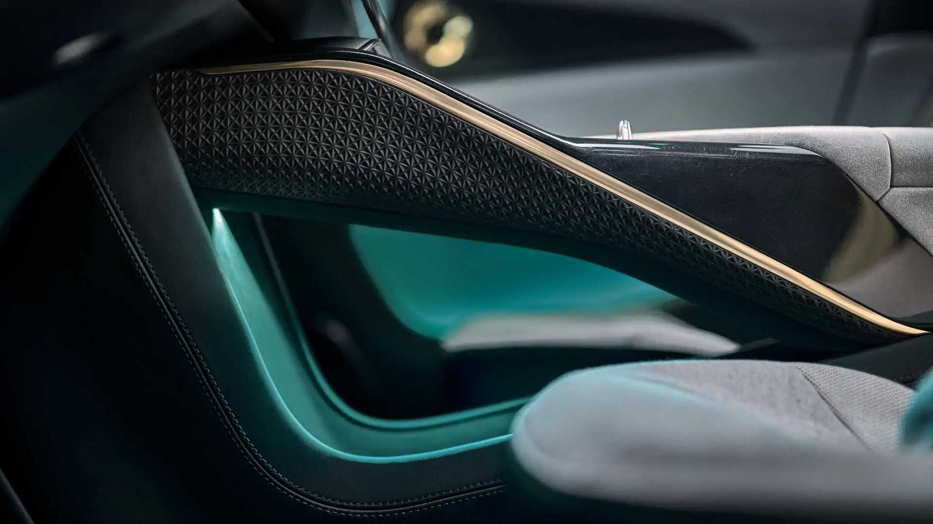 Інтер'єр Lotus Eletre в деталях