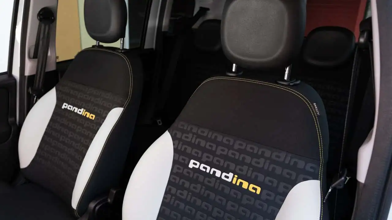 Фронтальне скло Fiat Grande Panda