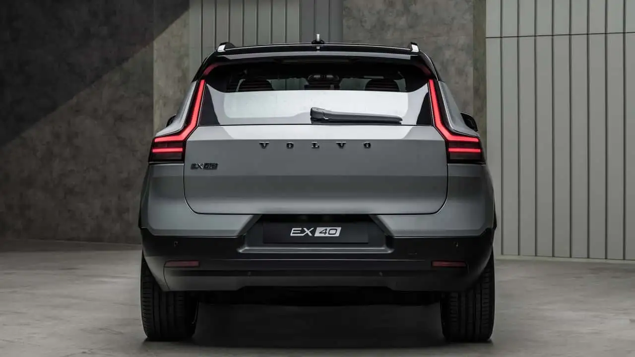 Новая фара Volvo EX40