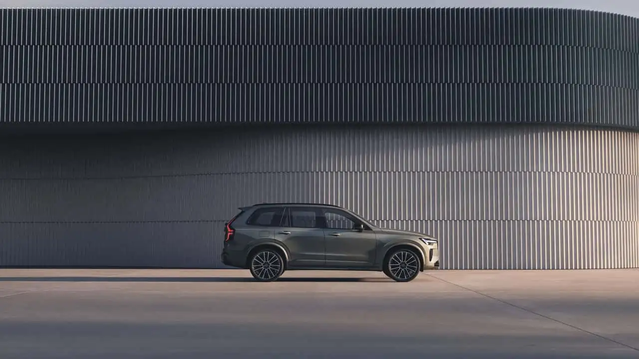 Volvo XC90 передний бампер
