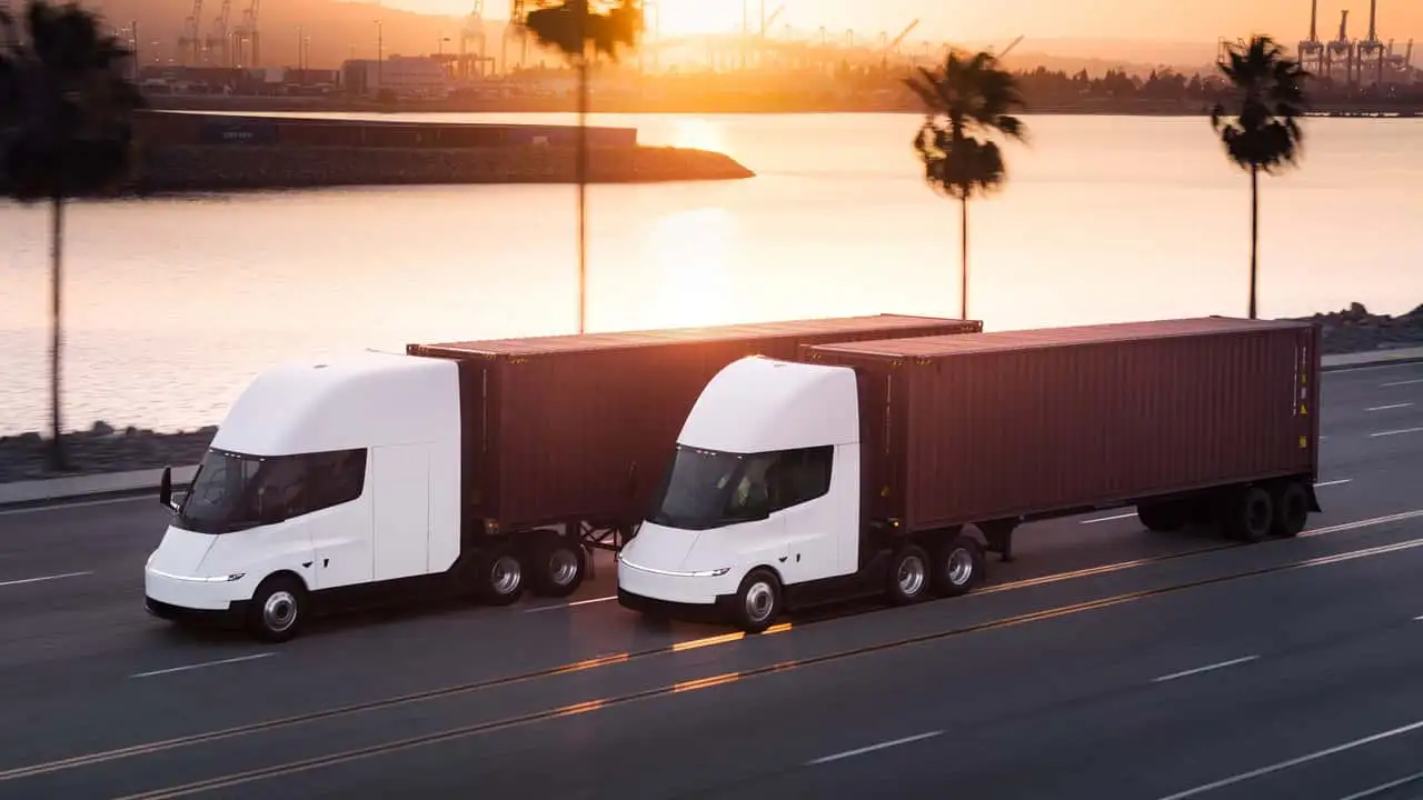 Переднее крыло Tesla Semi