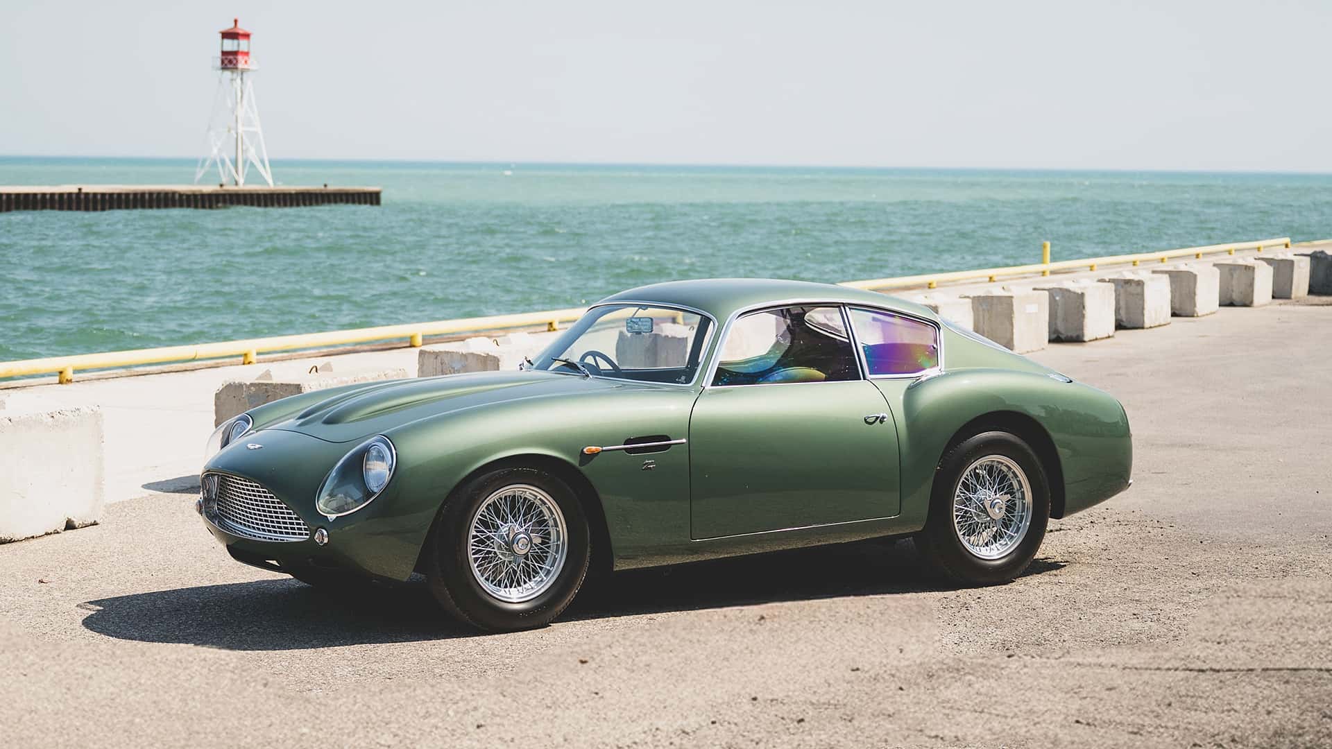 Классический силуэт Aston Martin DB4 GT Zagato 1962
