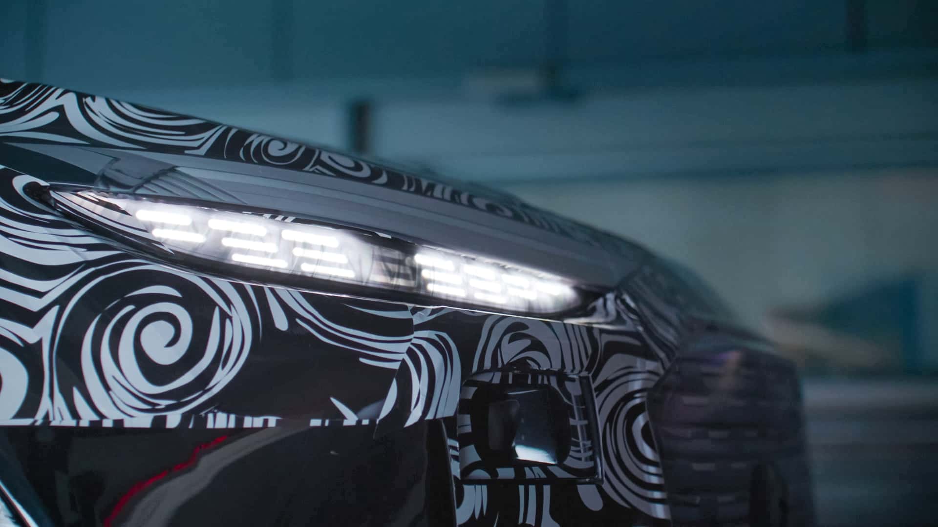 Audi A2 e-tron в фирменной ливрее e-tron, фото 13