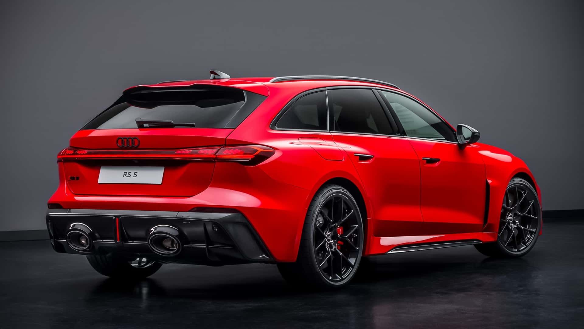 Audi RS5 Avant 2026 вид сбоку
