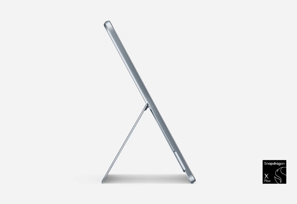 Surface Pro Snapdragon X Plus профиль справа