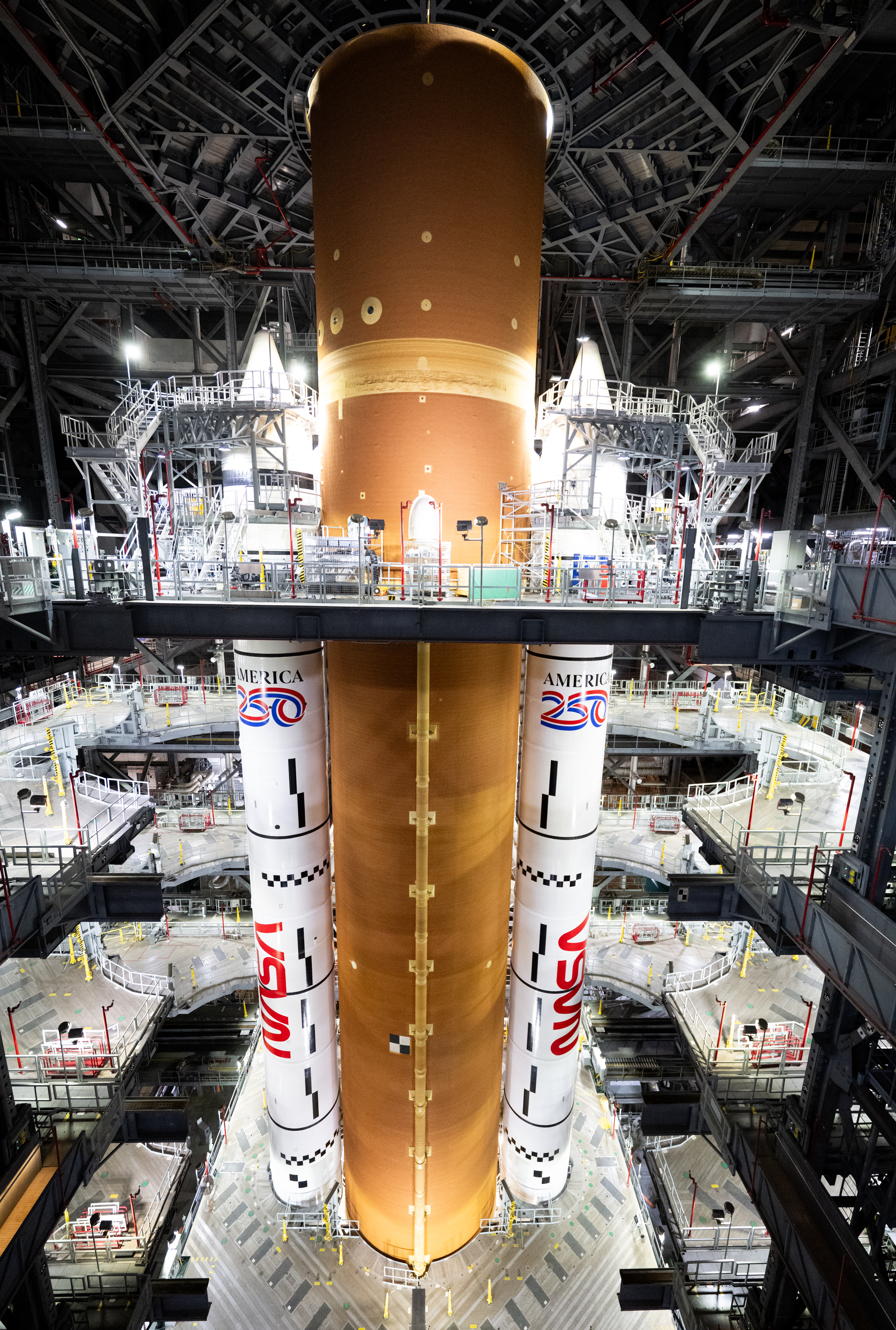 Central stage of the Space Launch System (SLS) rocket. Illustration: NASA