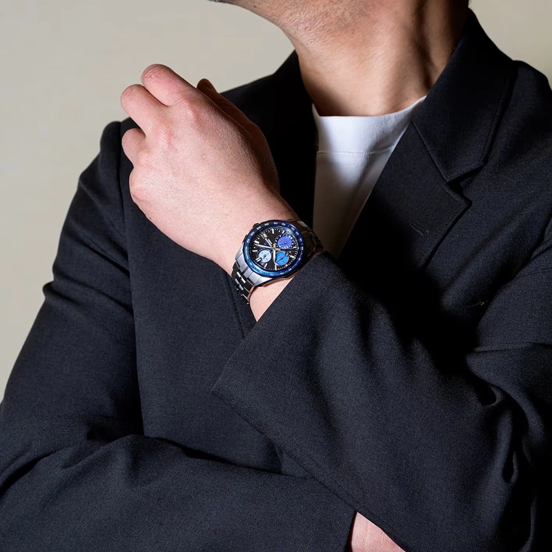 Casio Oceanus Manta з титановим корпусом