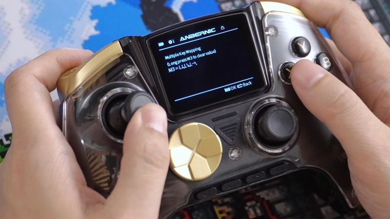 Anbernic RG G01 gamepad with display and heart rate monitoring