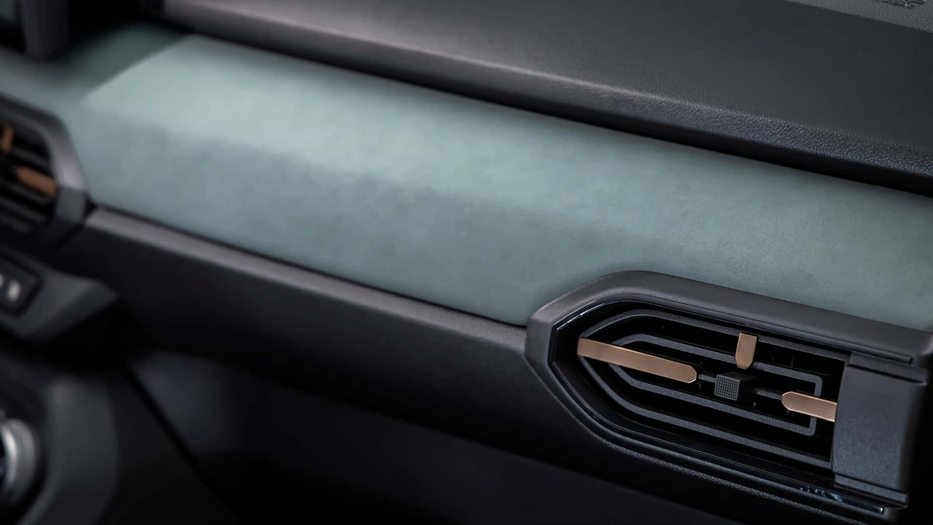 Панель приборов Dacia Sandero Stepway Hybrid 2026