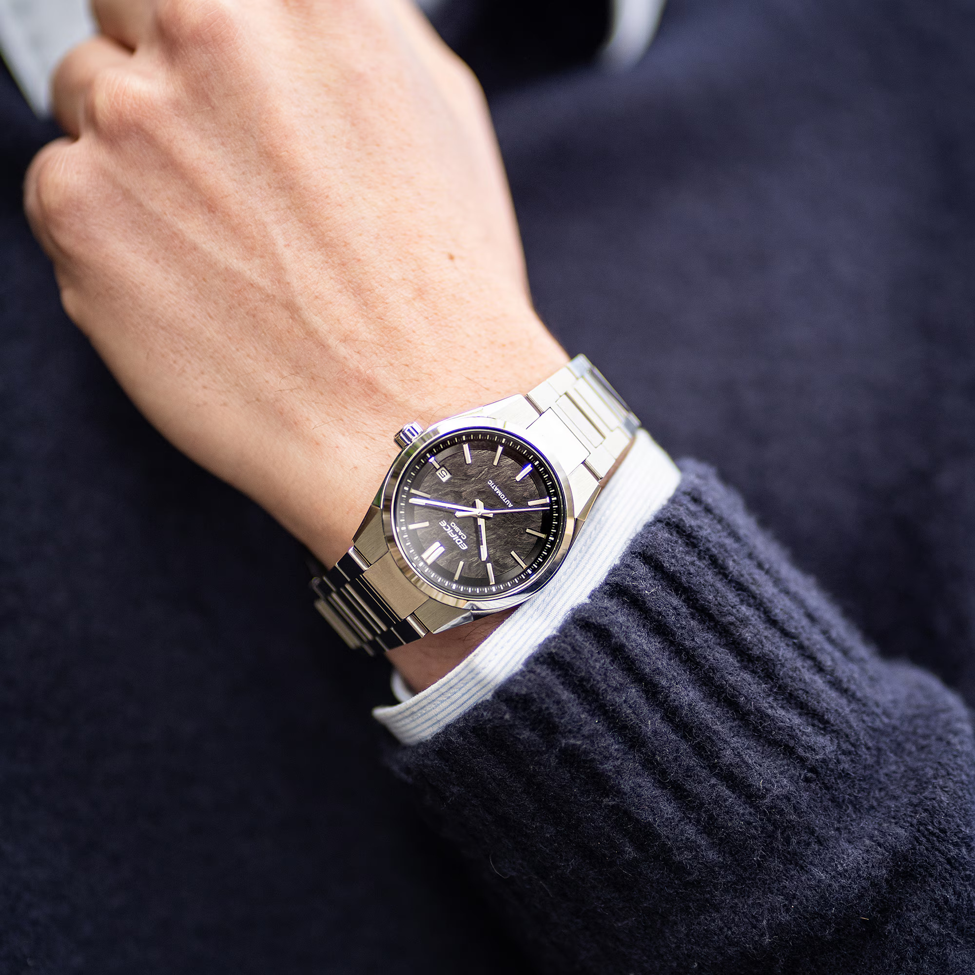 Casio Edifice EFK-110D-1A на зап'ясті