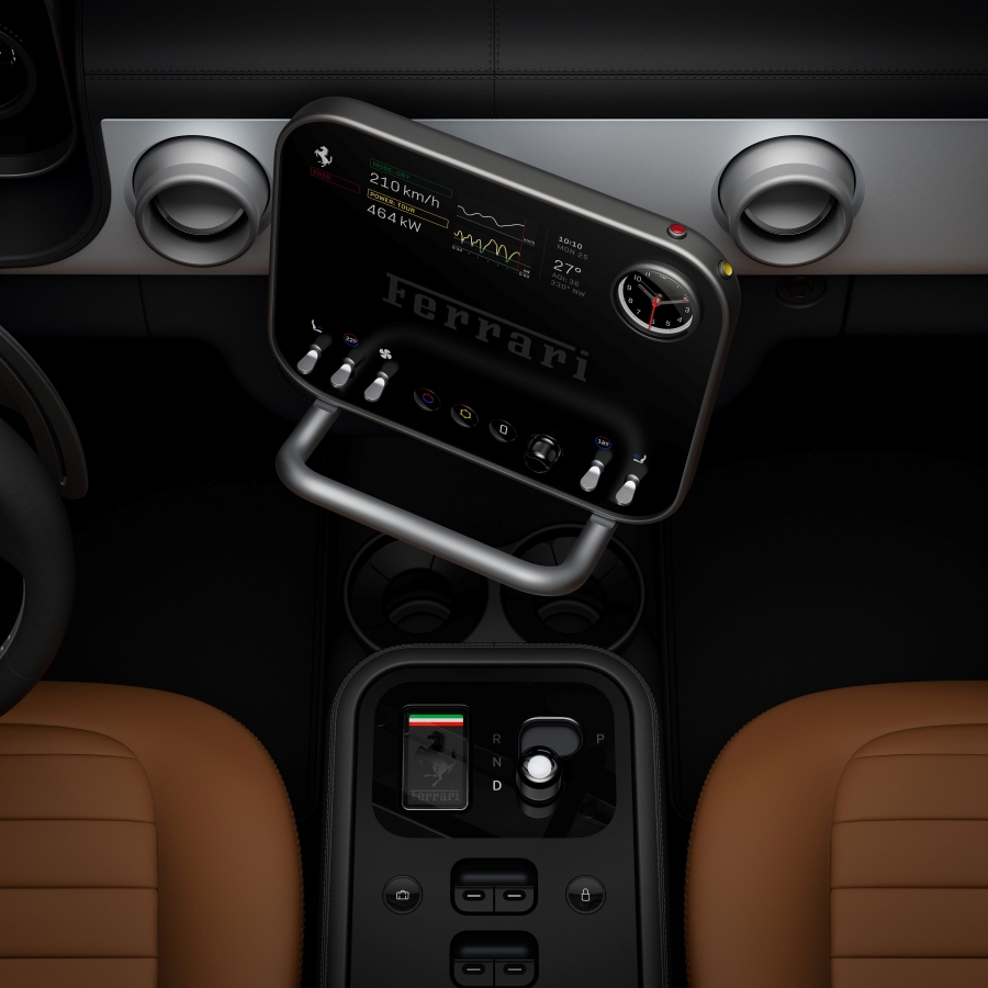Salon de la Ferrari Luce avec la nouvelle interface