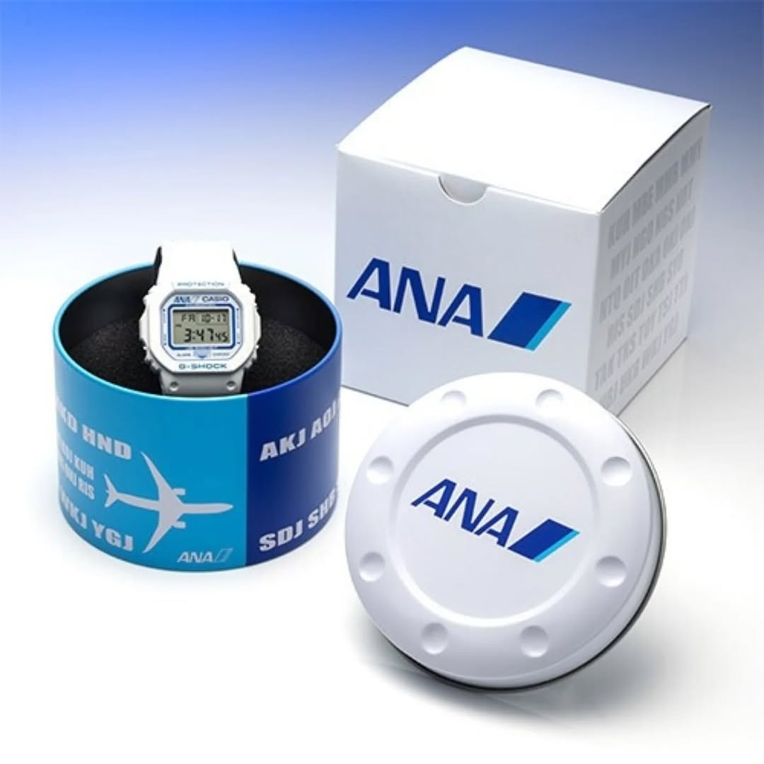 Логотип ANA на задній кришці G-Shock DW-5600