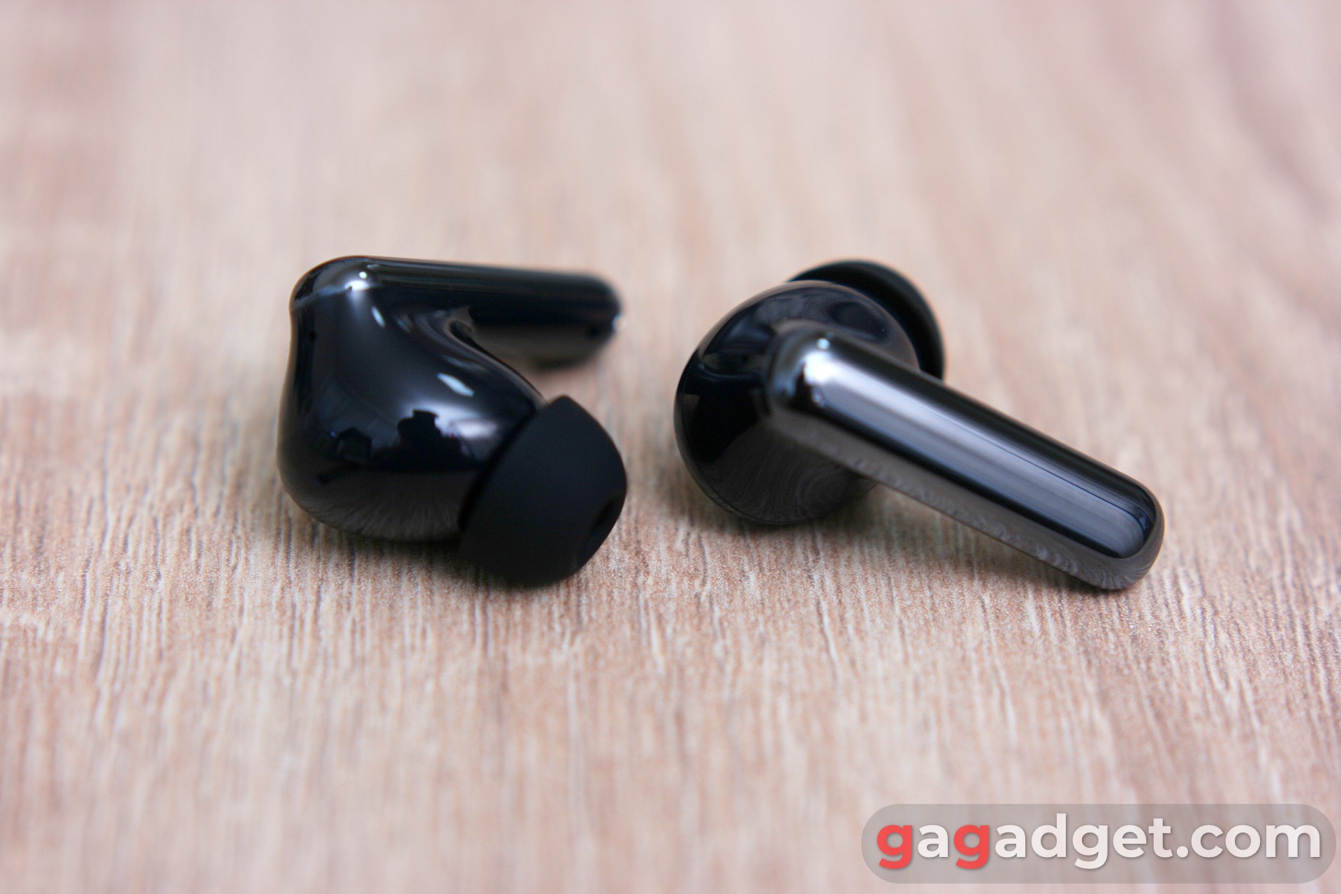 Haylou FlowBuds N55 headphones - side view