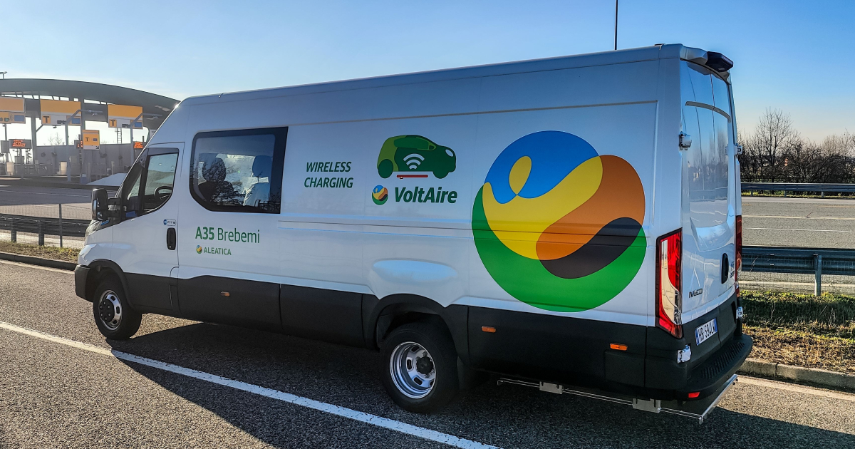Iveco eDaily with dynamic and static wireless charging on the Brebemi route
