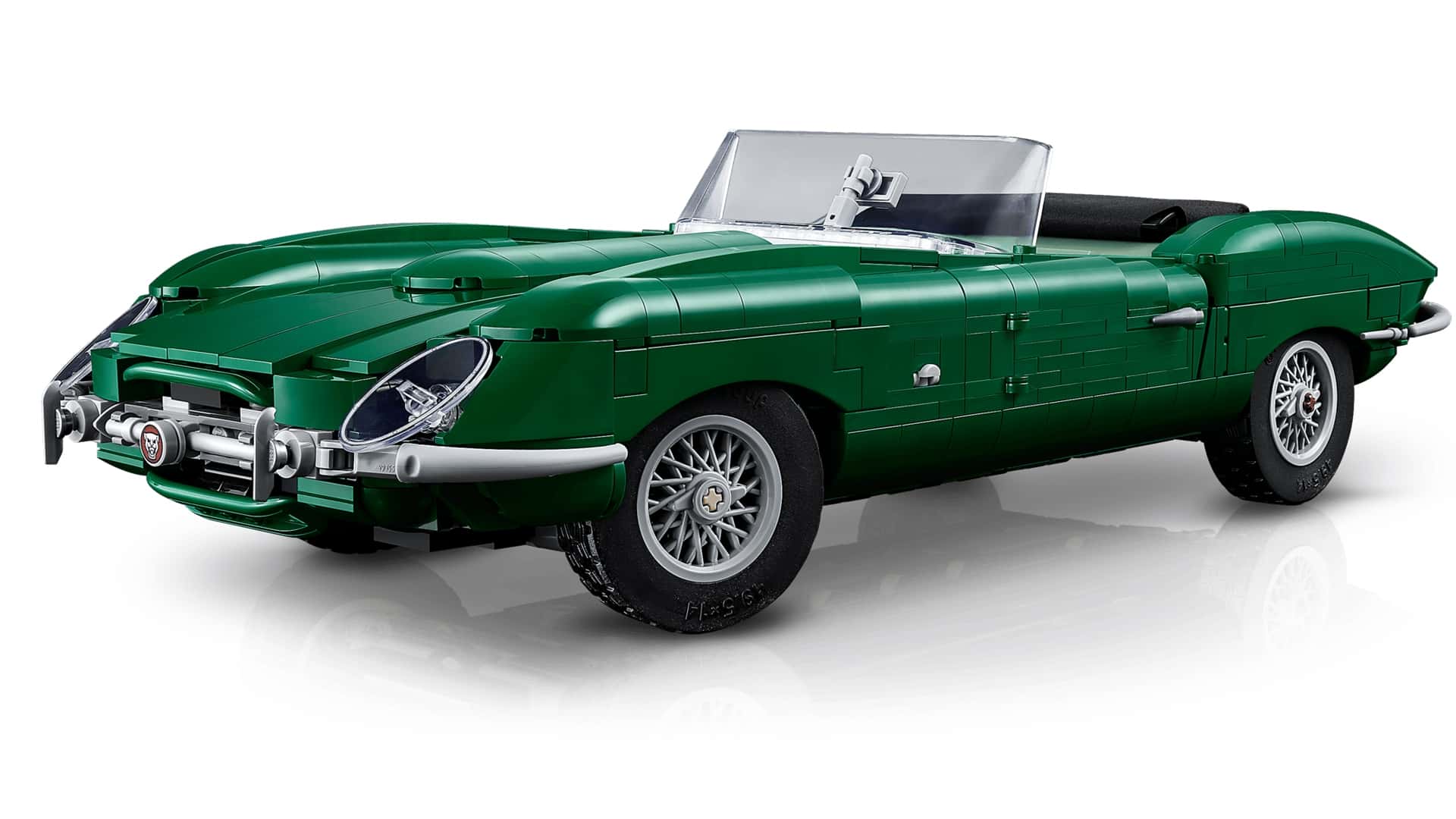 LEGO Jaguar E-Type с открытым капотом