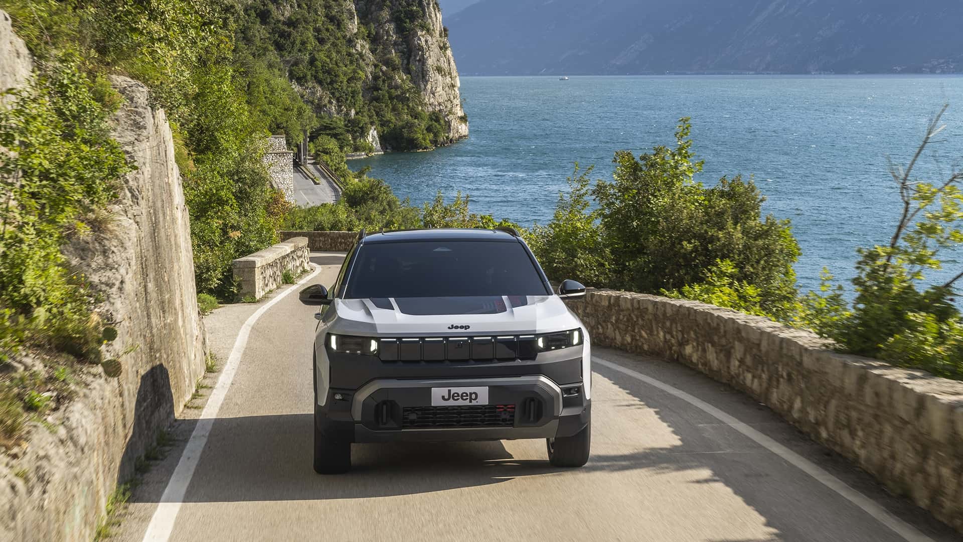 Jeep Compass 4xe 2026 - крупный вид