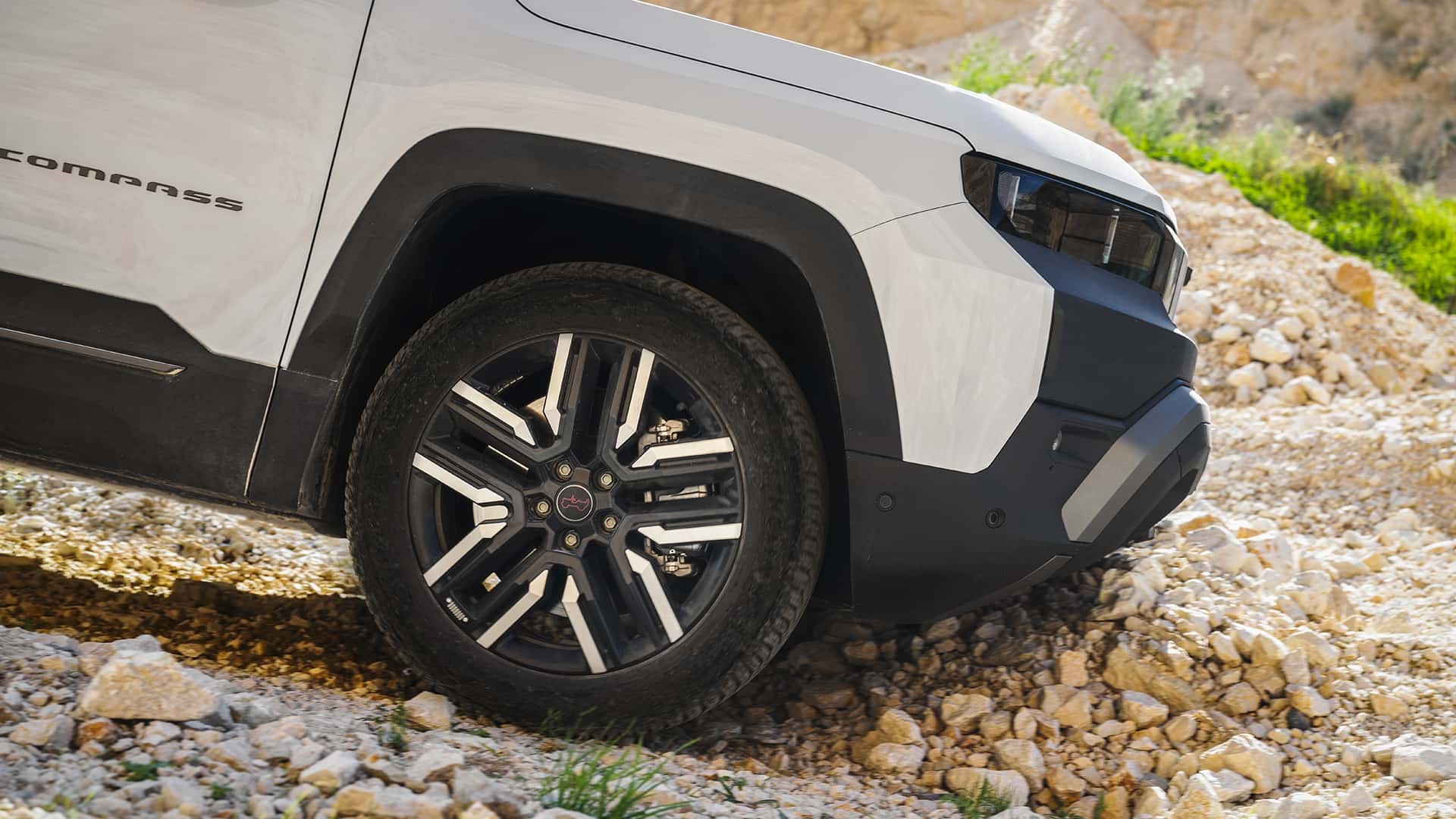 Jeep Compass 4xe 2026 - море асфальта