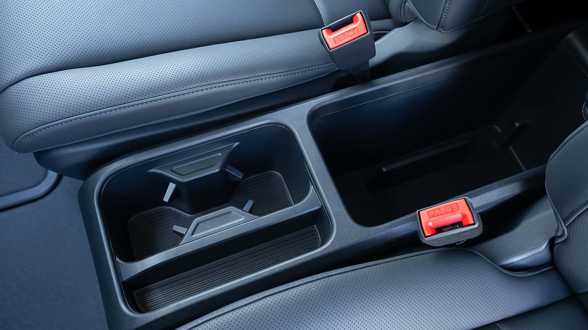 Изображение Kia PV5 WAV на дороге