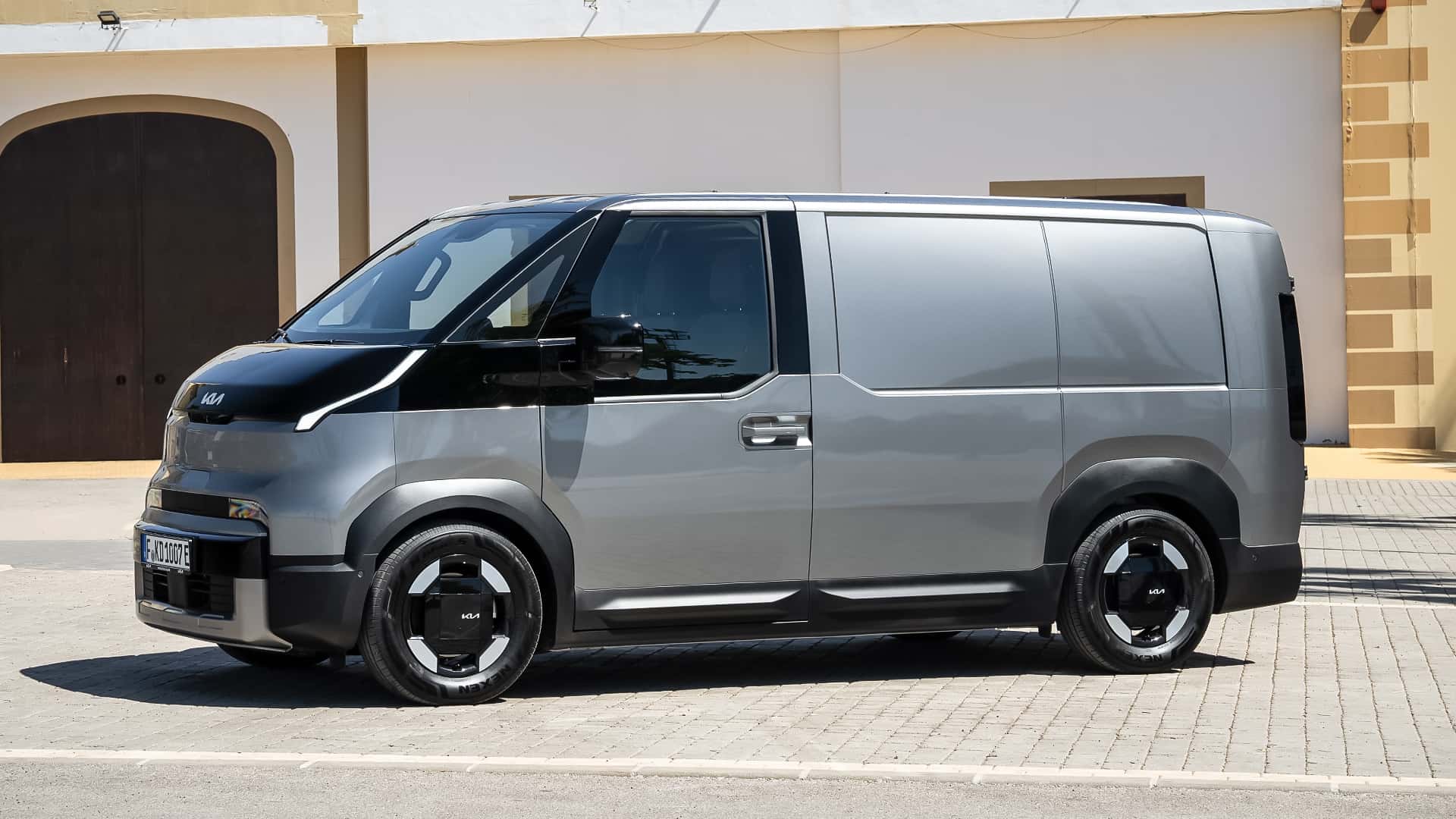 Аэродинамический вид Kia PV5 WAV