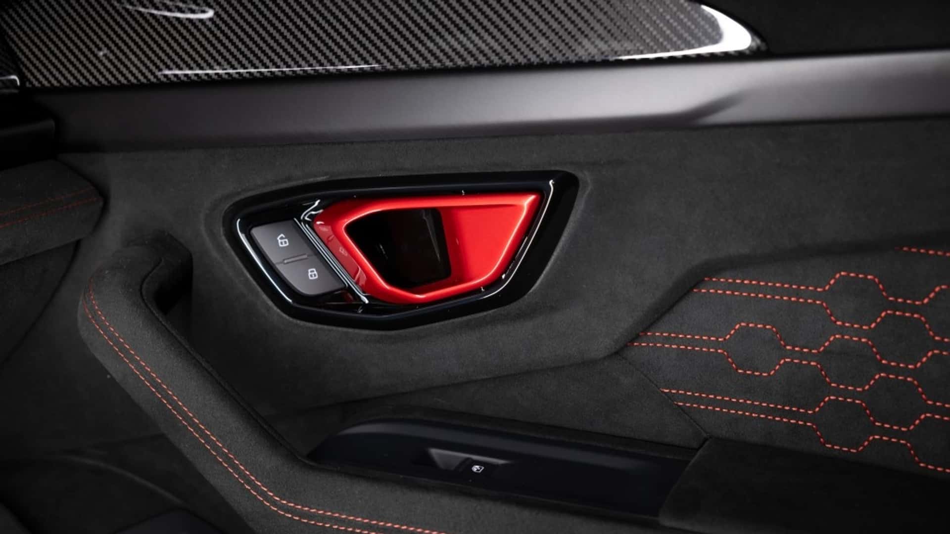 Lamborghini Urus SE Performante электронный дифференциал