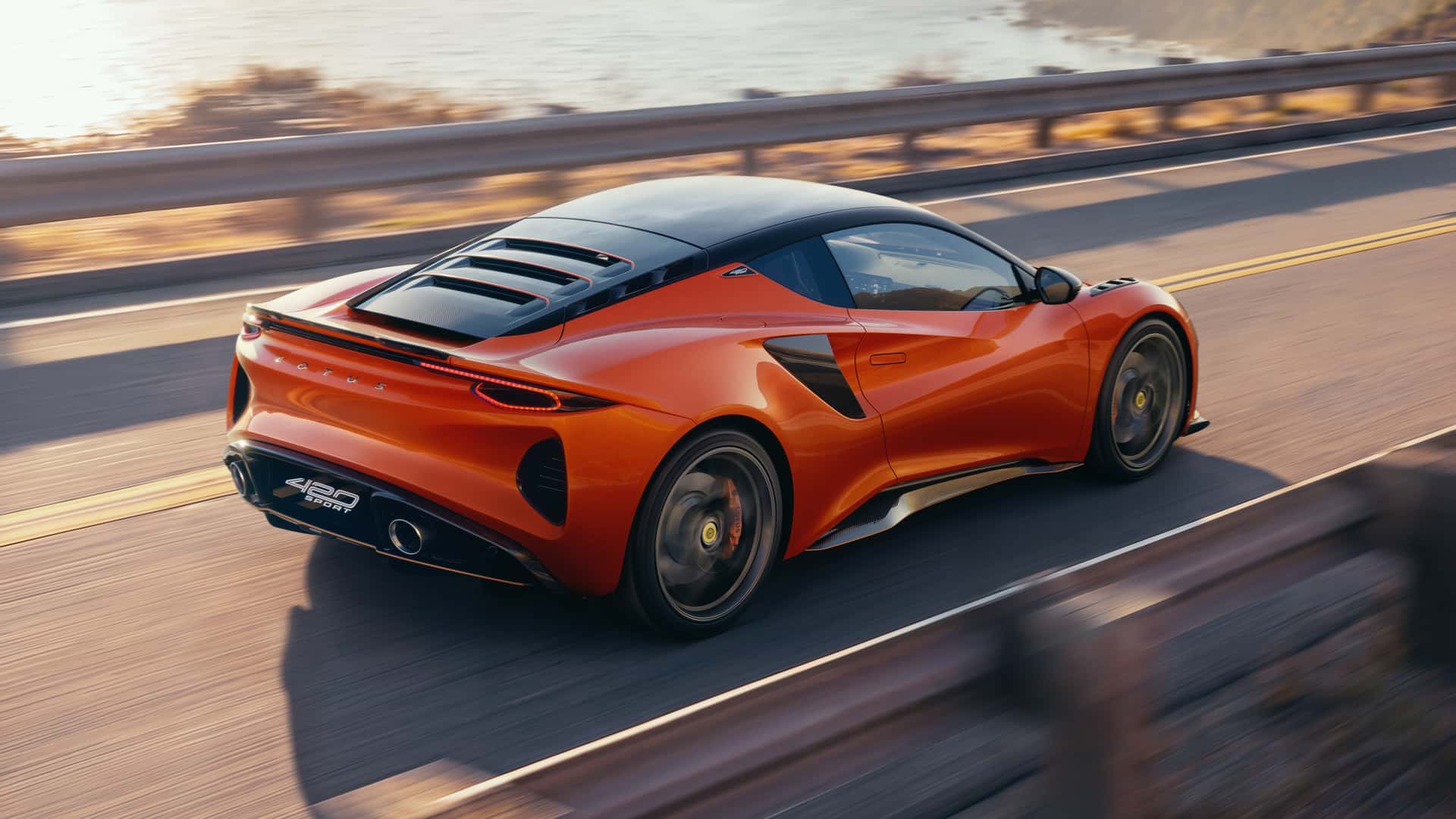 Динамика Lotus Emira 420 Sport на треке