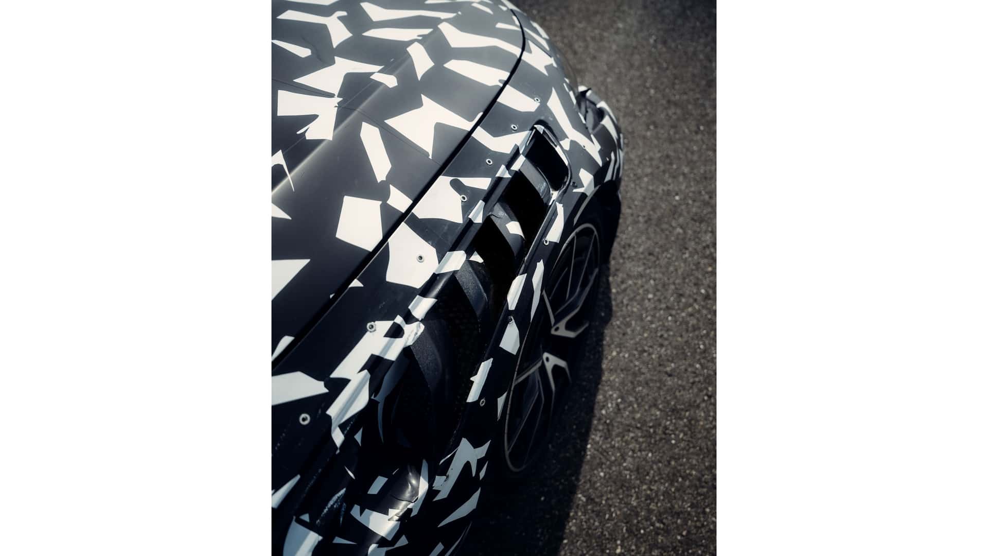 Тизер Mercedes-AMG CLE Mythos 4