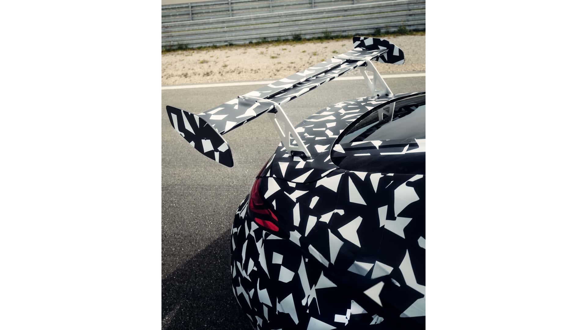 Тизер Mercedes-AMG CLE Mythos 5