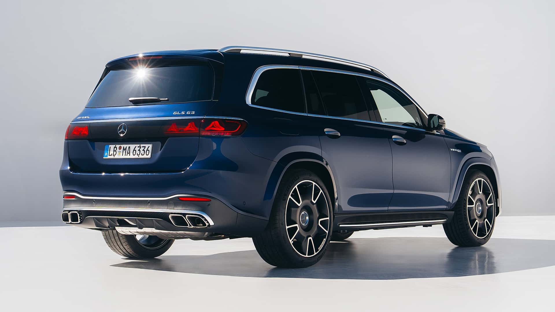 Детали передней части Mercedes-AMG GLS 63 4Matic+ 2026