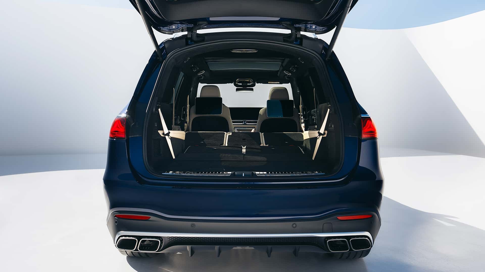 Интерьер в коже Nappa Mercedes-AMG GLS 63 4Matic+ 2026