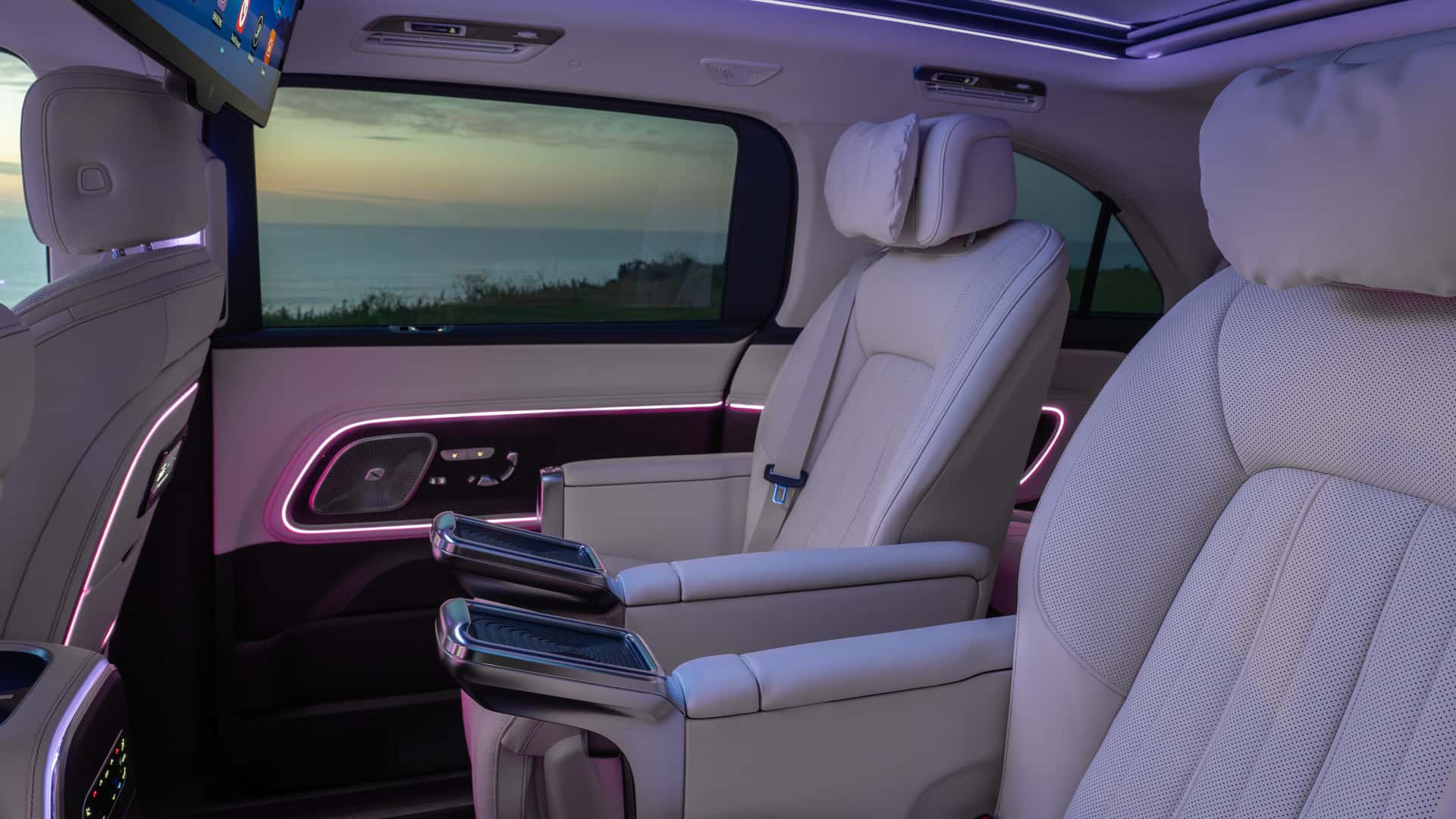 Mercedes VLE 2026 spacious cabin