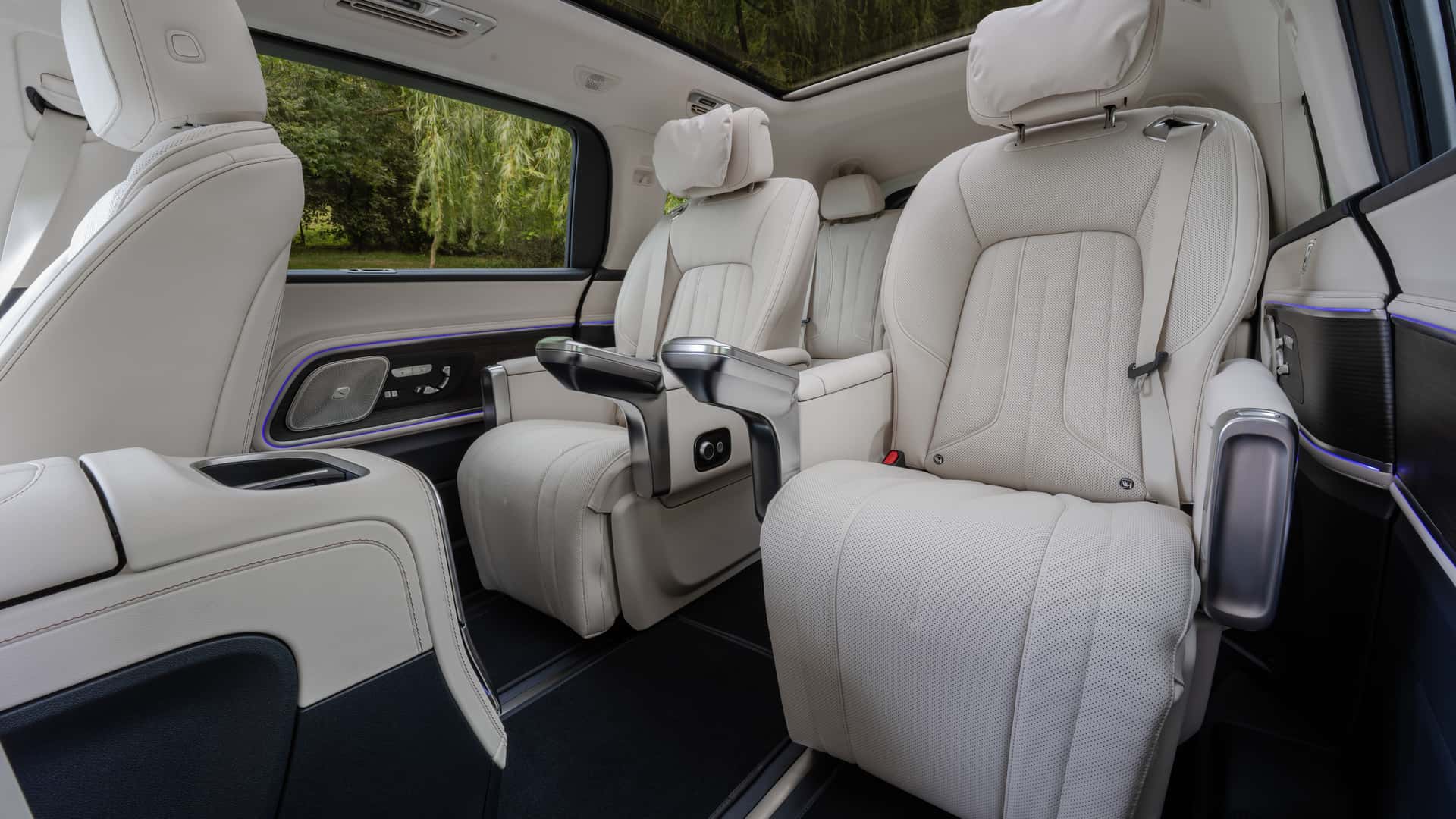 Современные технологии в Mercedes VLE 300