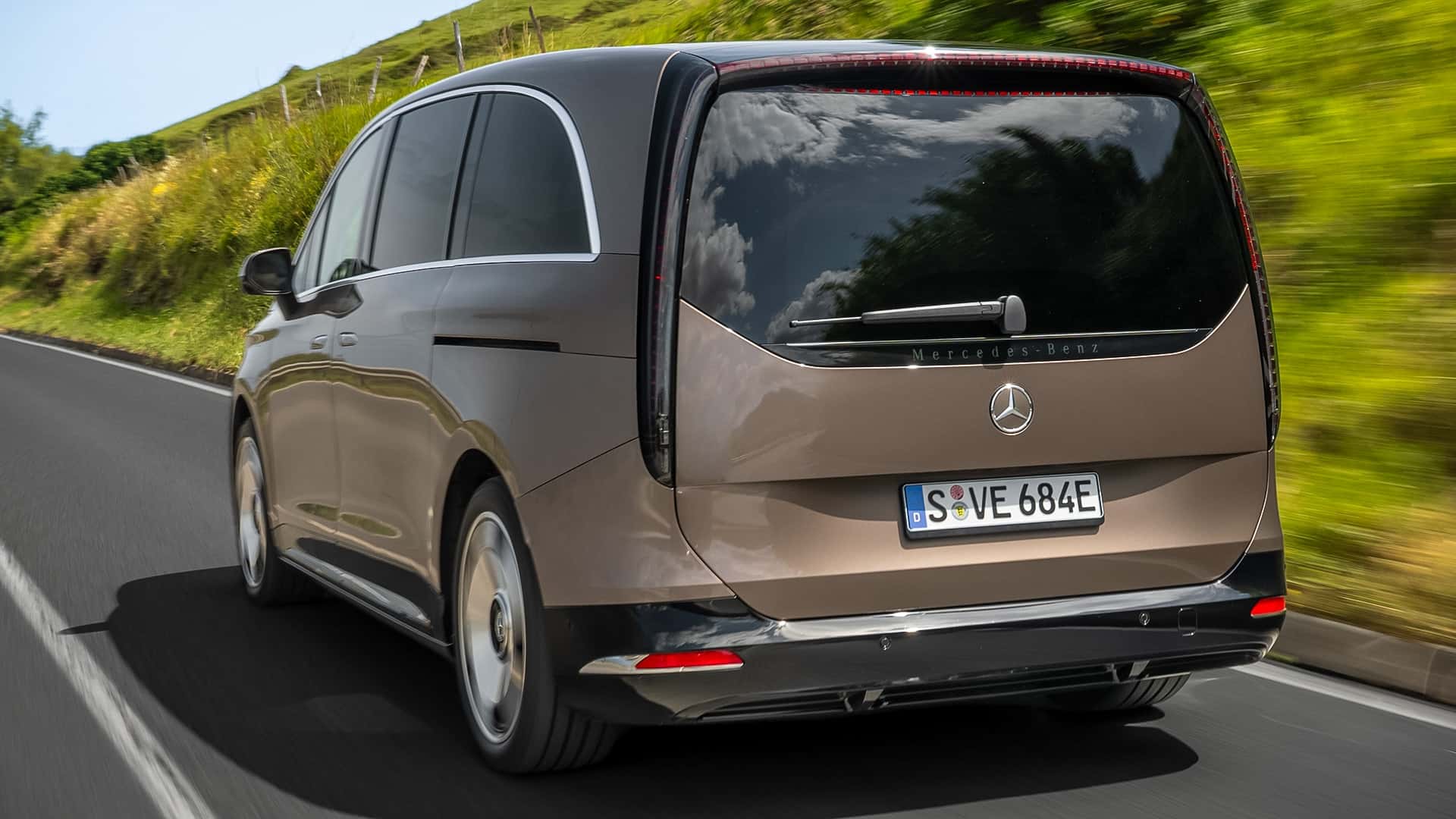 Mercedes VLE 300, вид сзади
