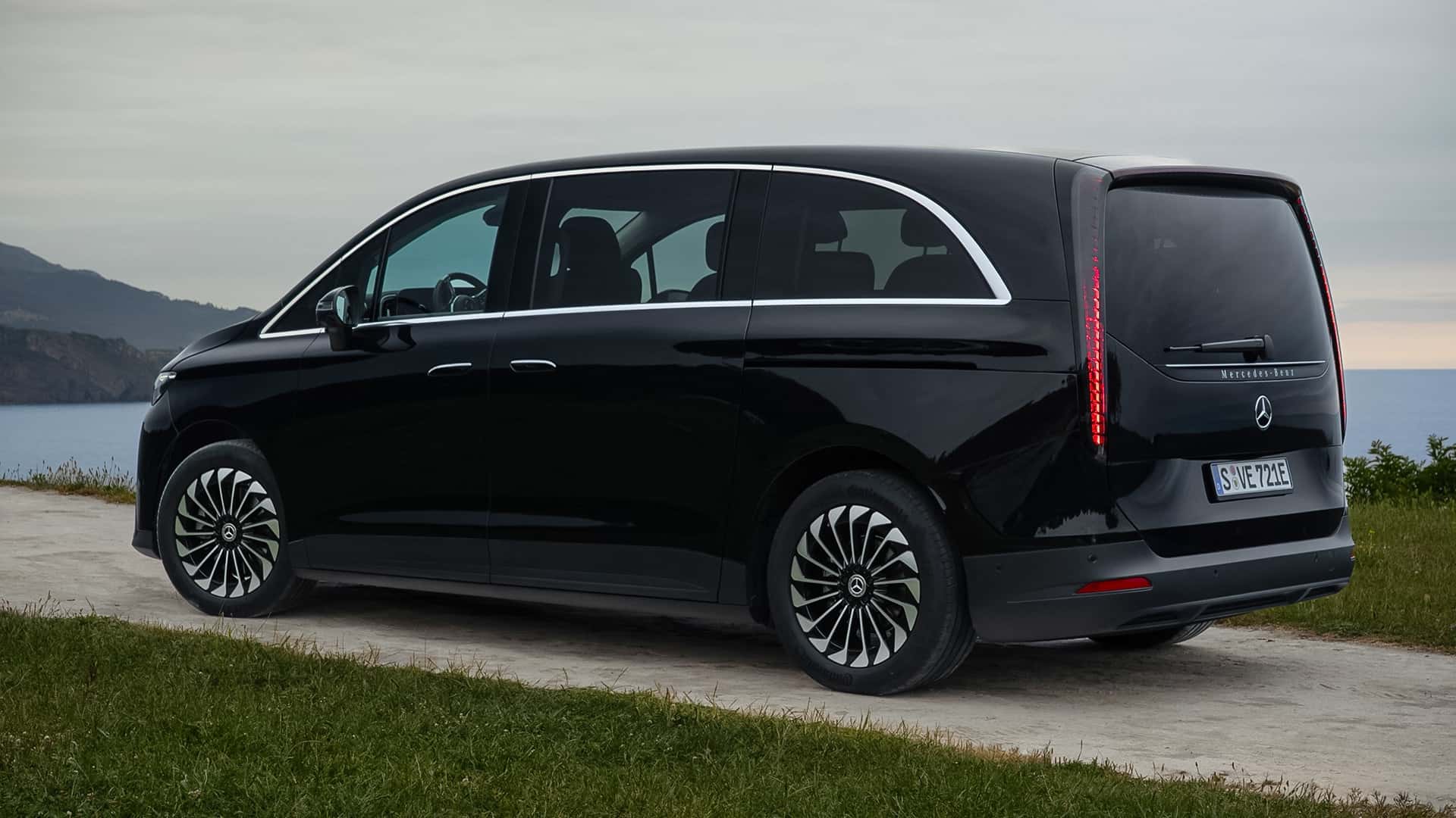 Mercedes VLE 300. Дизайнерская упаковка