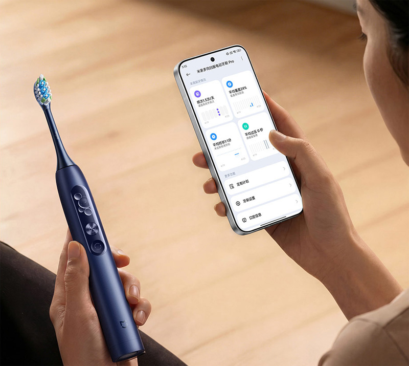 La Xiaomi Mijia Toothbrush Pro avec son corps en caoutchouc souple et son moteur multi-directionnel.