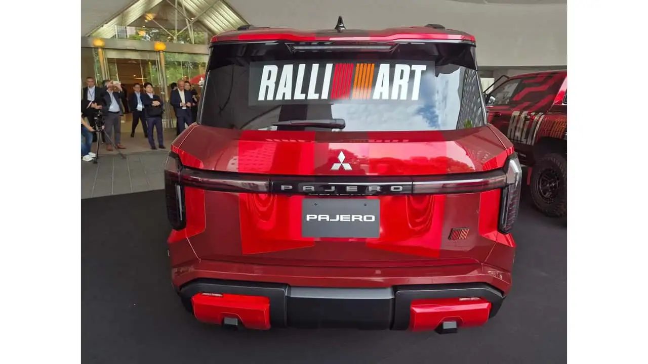 Mitsubishi Pajero Sport Ralliart Concept, вид сзади