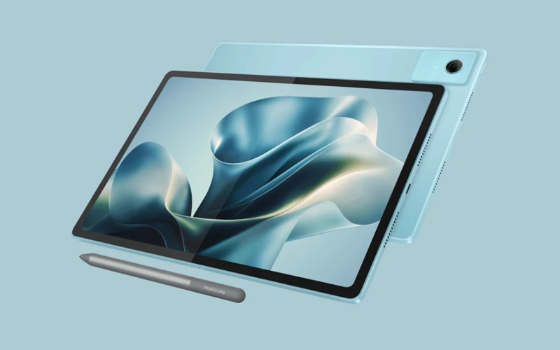 Moto Pad 70 in Pantone Sea Angel — the only available colourway at launch.