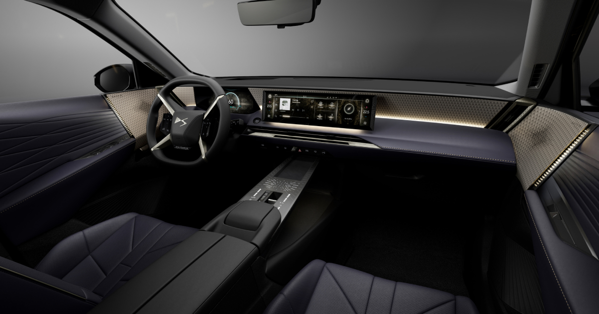 DS N°7 interior in black Byzantine style