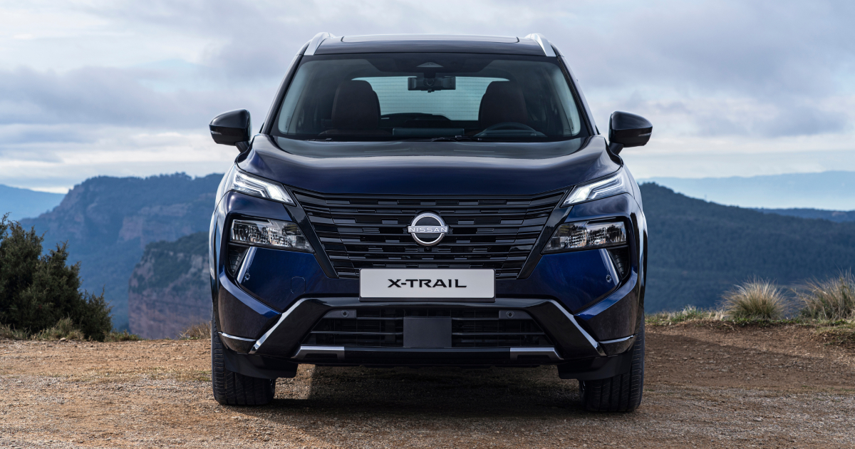 Nissan X-Trail side view of the 2026 model year