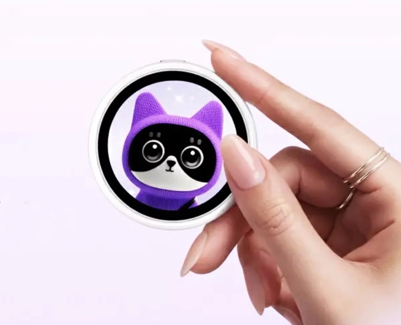 Oppo Bubble attaches magnetically to the back of compatible smartphones.