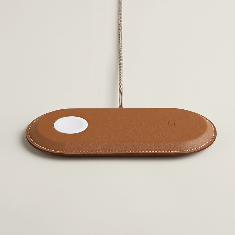 Grand Paddock pouch with Paddock Duo charging device
