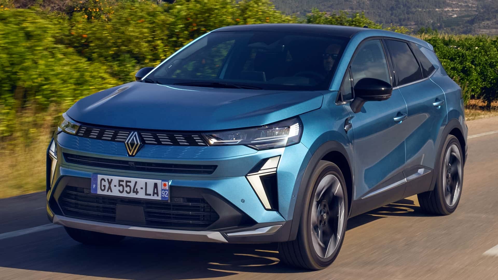 Renault Symbioz 2024 - вид сбоку в движении