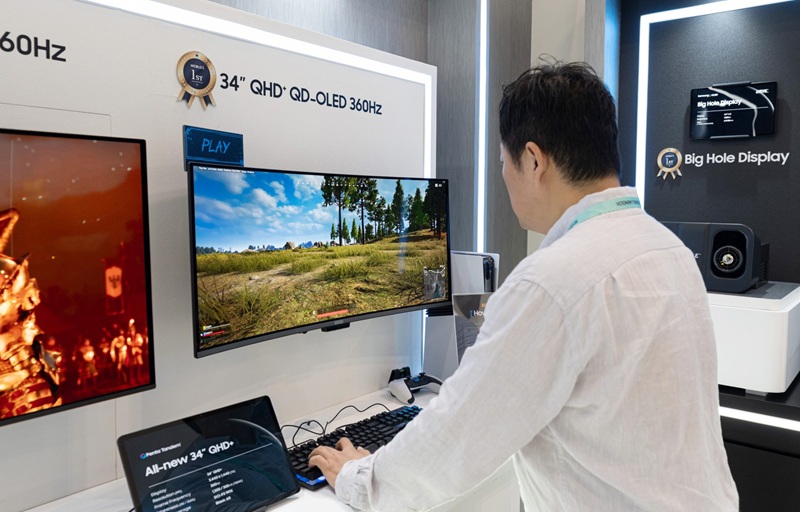 Le panneau OLED 16 pouces 300 Hz de Samsung, présenté à l'IMID 2026 à Busan, Corée du Sud.