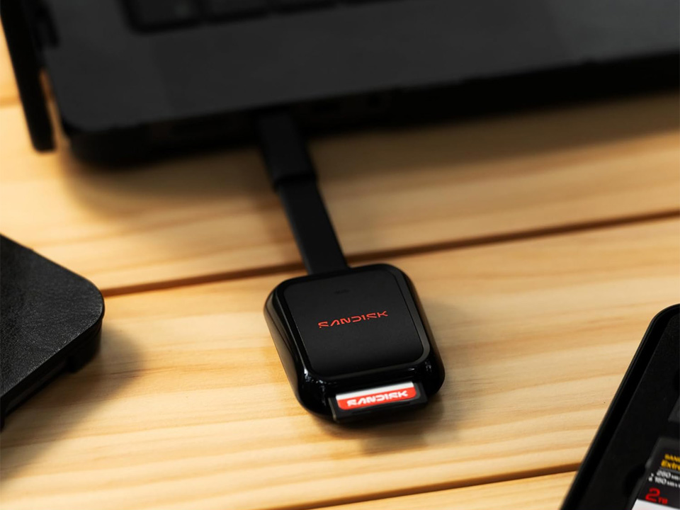 Карта памяти SanDisk Extreme Pro UHS-II SD 2 ТБ передняя часть