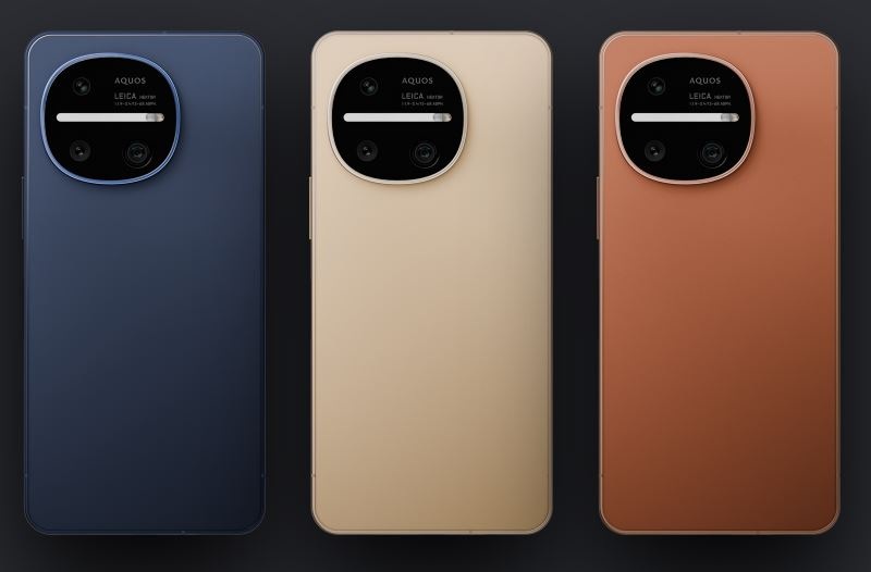 L'Aquos R11 est disponible en trois coloris : terre cuite, bleu nuit et ivoire.