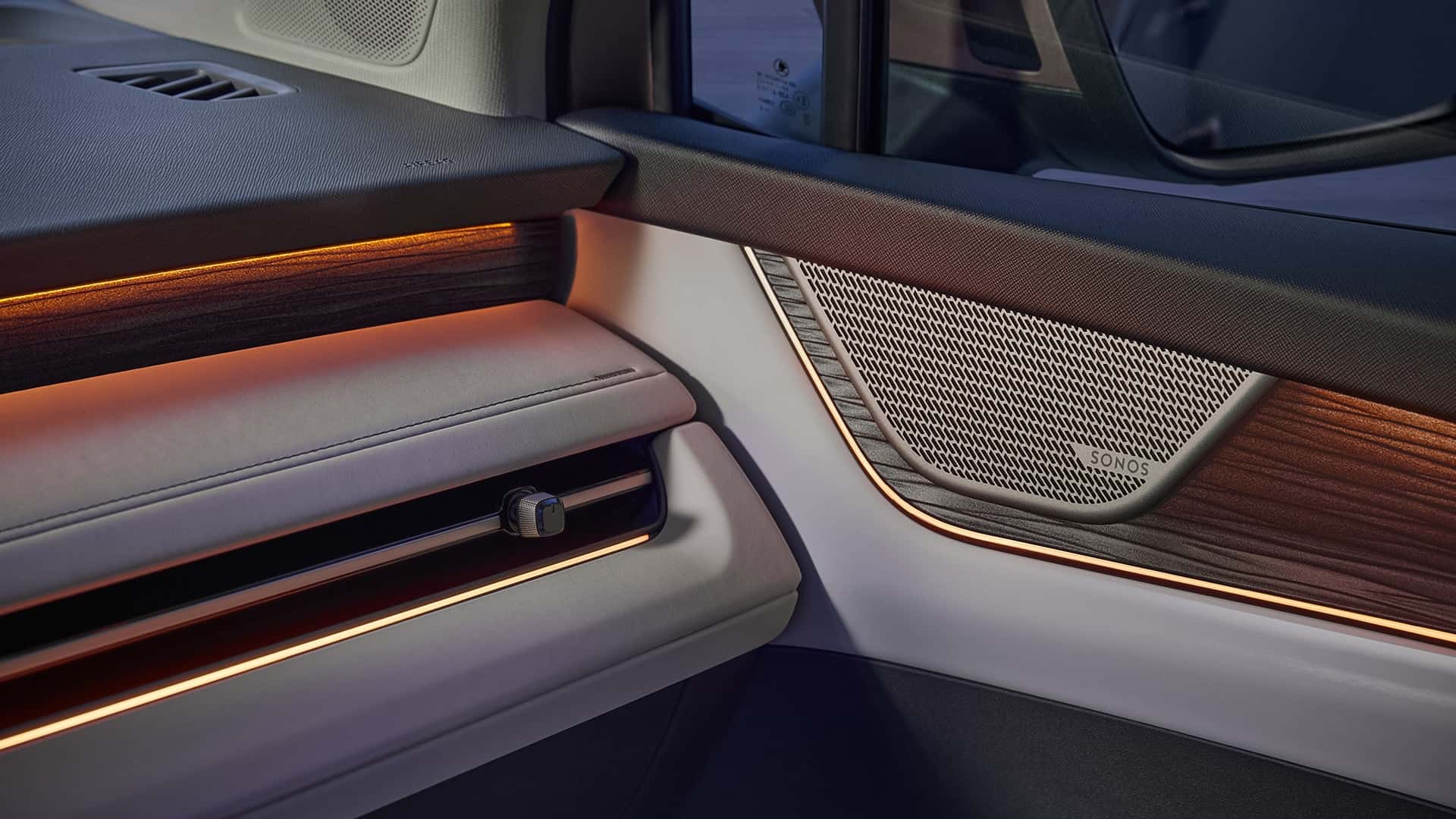 Skoda Peaq электрокроссовер на дороге