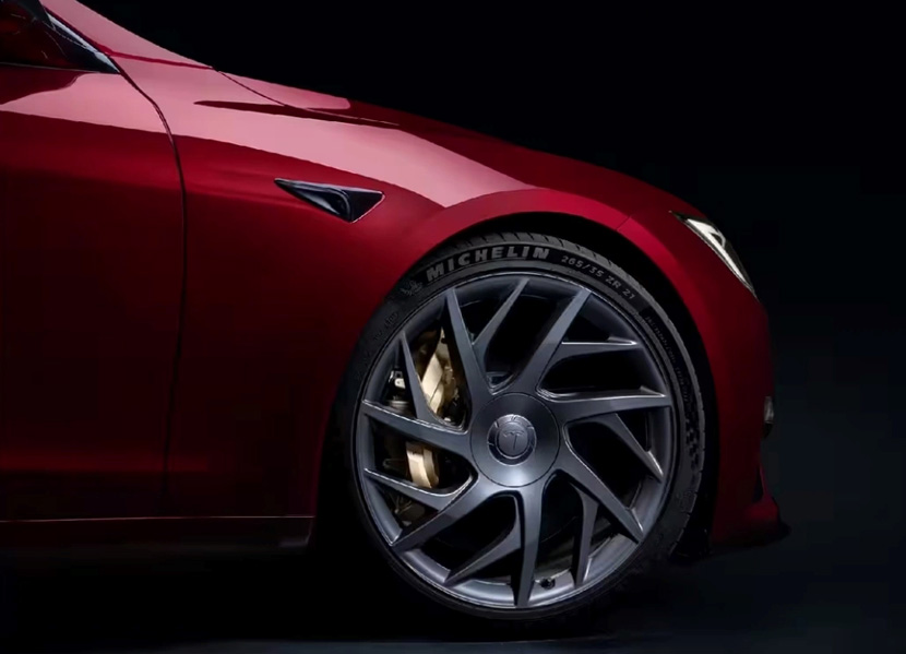 Tesla Model S Signature Edition gold brakes
