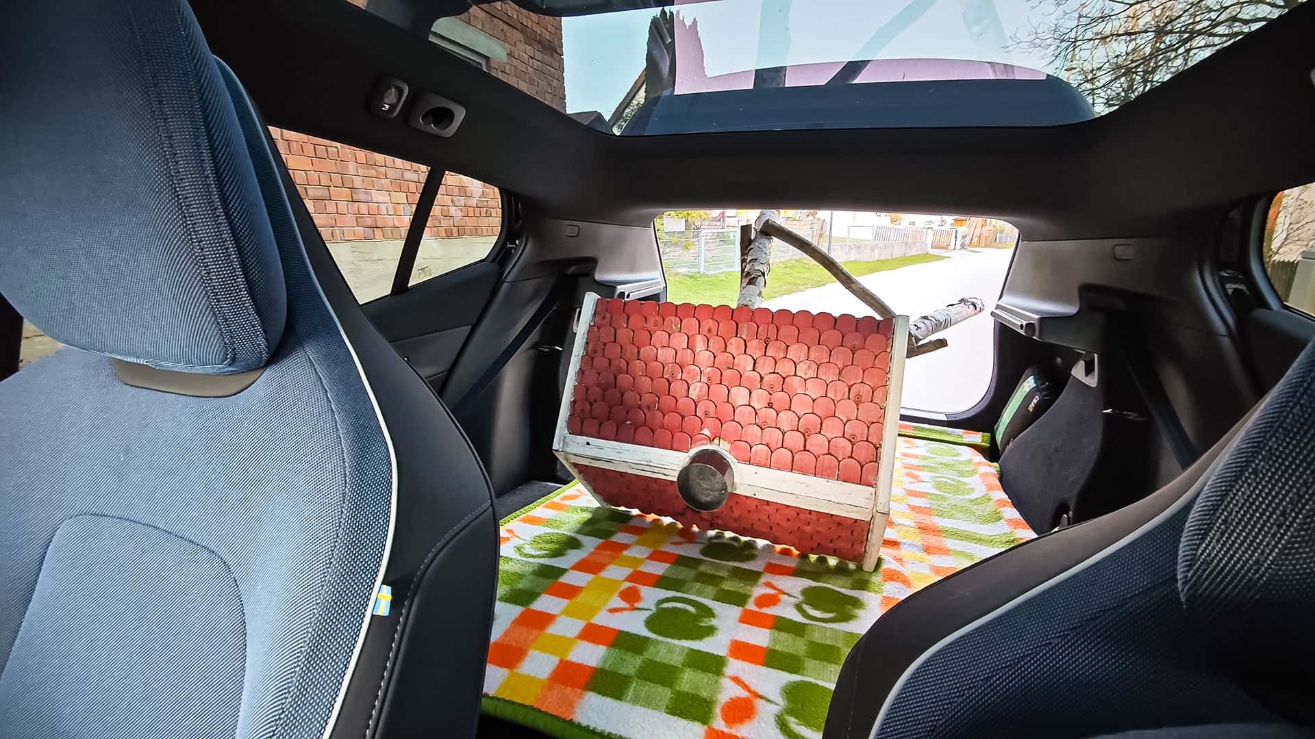 Передня панель Volvo EX30