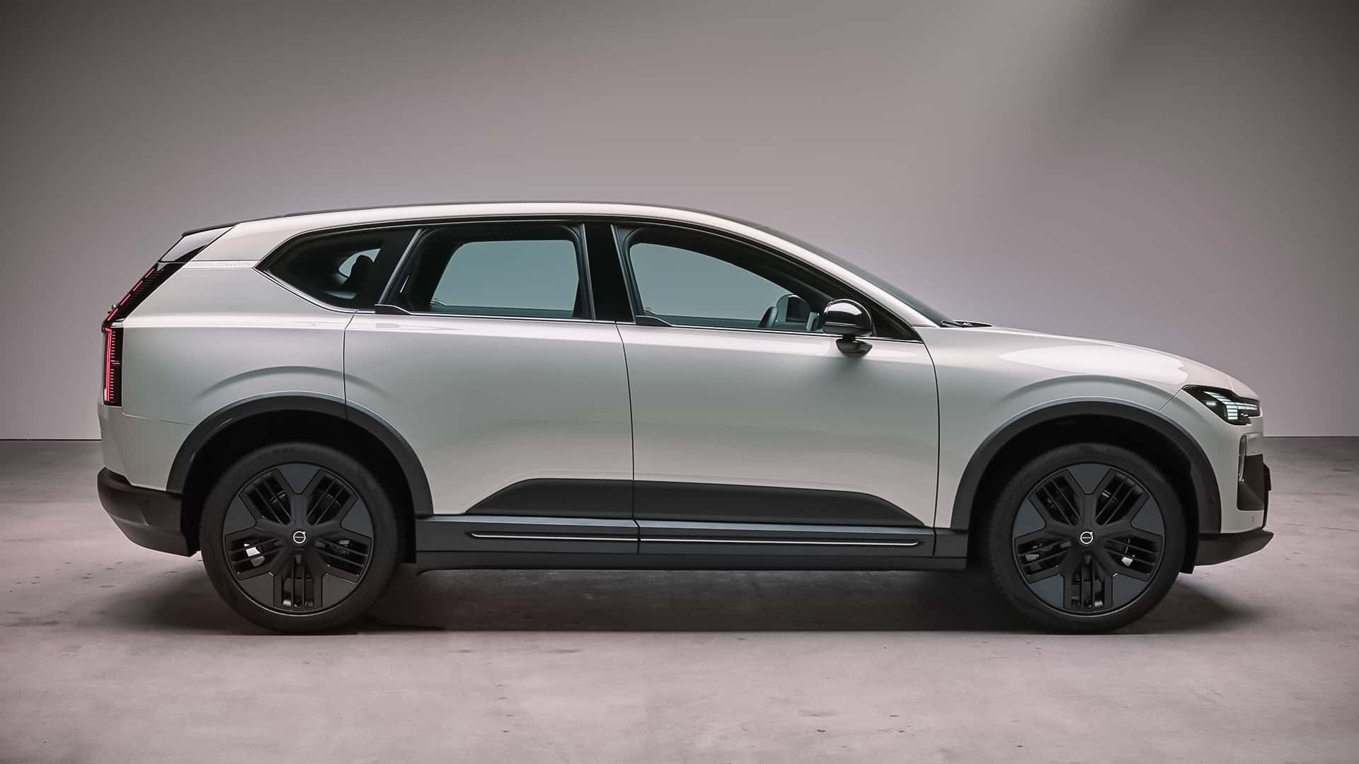 Details of Volvo EX60 Cross Country
